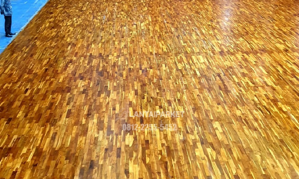 Harga Parket Krisfloor 2026 & Jasa Pasang Profesional 1 Lantai parket kayu motif mozaik