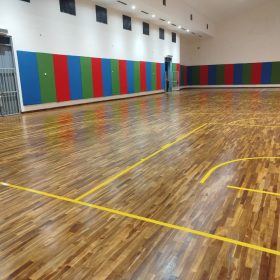 spesifikasi teknis lantai kayu basket