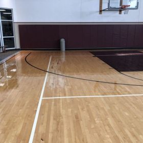 Lantai Parket Lapangan Basket Anti-Glare: Memilih Finish yang Tepat untuk Pencahayaan