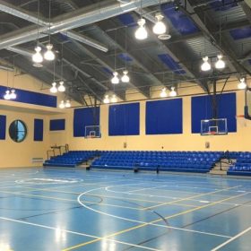 Lantai lapangan basket indoor