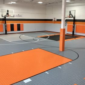 Lantai Lapangan Basket Indoor LantaiParket.id Pilihan Terbaik untuk Performa dan Estetika 1 10 Alasan Mengapa Lantai Parket Lapangan Basket Lebih Disukai Atlet Profesional