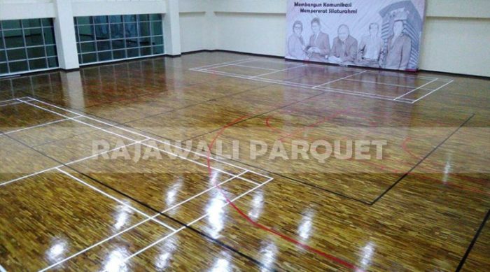 Pemasangan Lantai kayu Jati di Lapangan Basket Universitas Widyatama ...