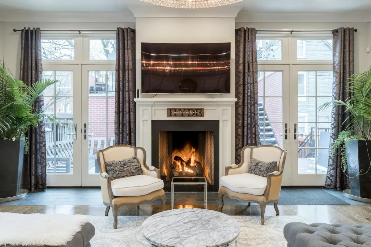 Foto oleh Alex Qian di Pexels Barefoot Home Luxury Living Room