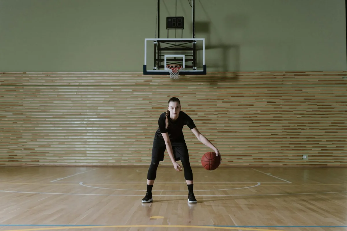 Pabrik Lantai Kayu Basket Terbaik & Jasa Pasang 2026 1 Basketball Court Broken Wood Floor Athlete Injury