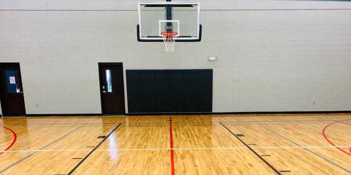 Wooden Indoor Basketball Court Flooring, Size/Area: 94 X50 Feet at ...