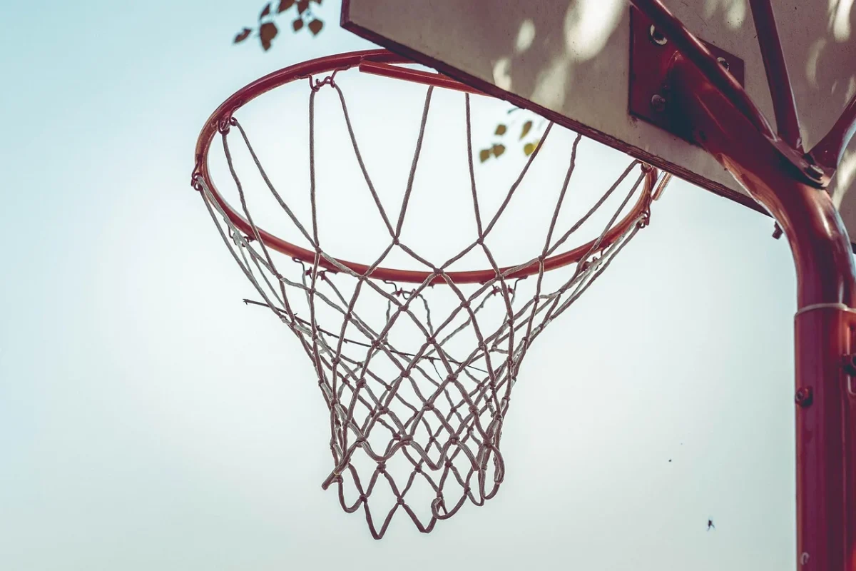 Standar FIBA Lantai Parket Lapangan Basket 2026 4 Basketball Hoop Indoor Stadium