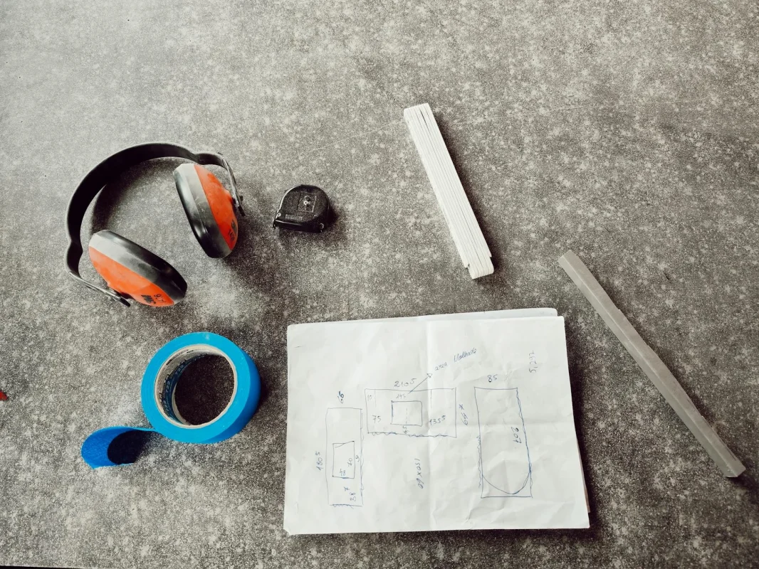 Foto oleh tiago alves di Pexels Blueprint Measuring Tape