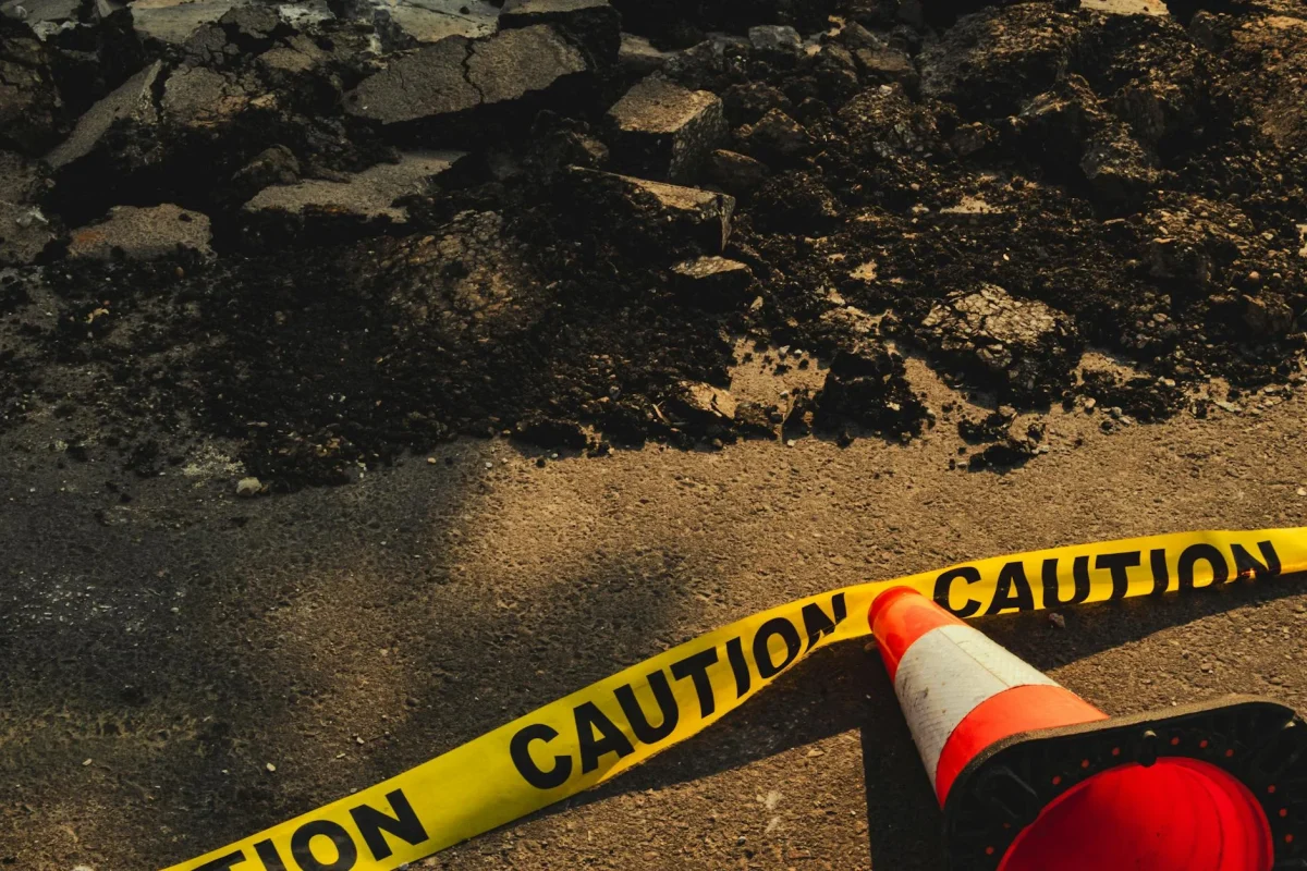 Jasa Pasang Lantai Kayu Lapangan Basket Sekolah 2026 6 Broken Floor Construction Site