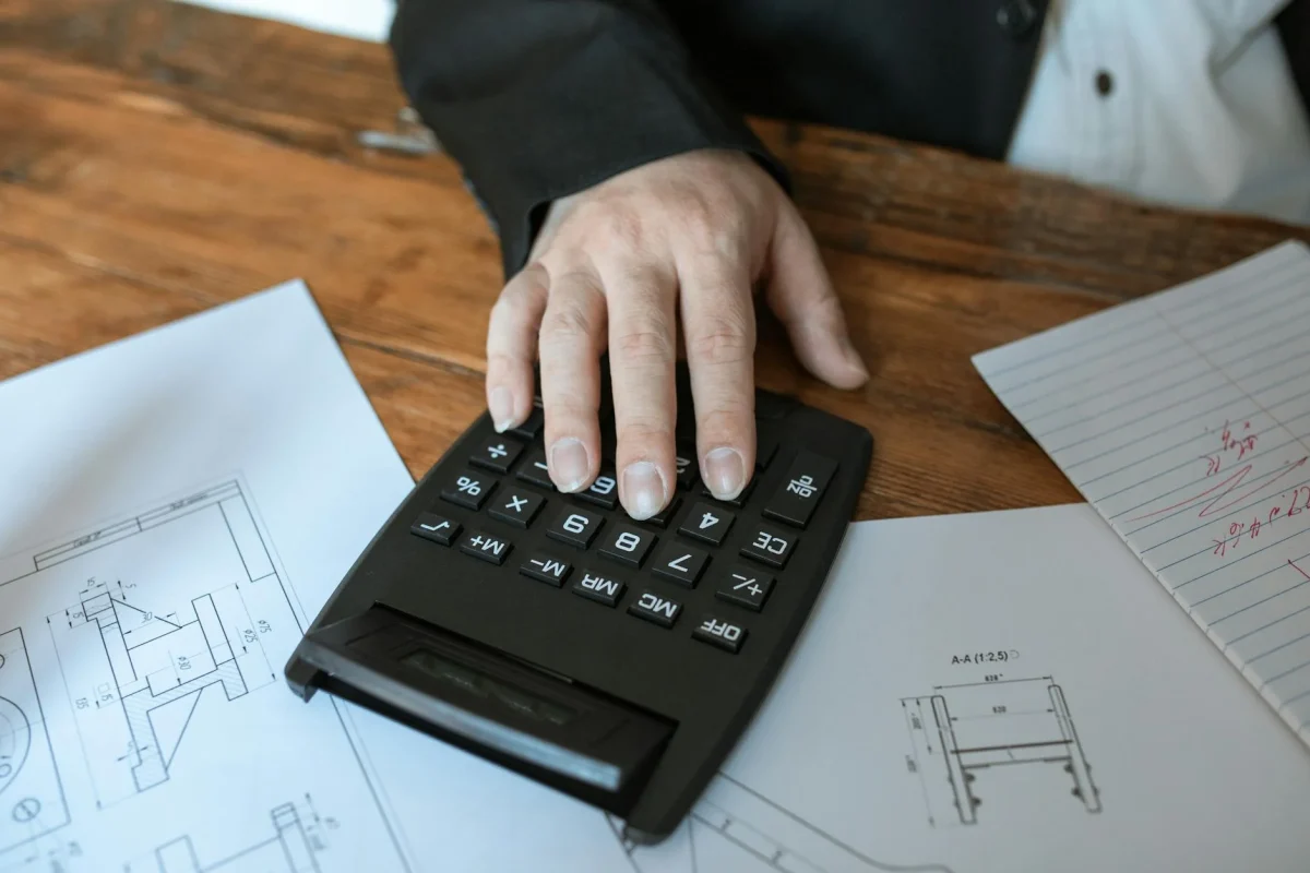 Apakah Lantai Parket Kayu Bisa Dipasang di Outdoor? 2026 8 Budget Planning Calculator