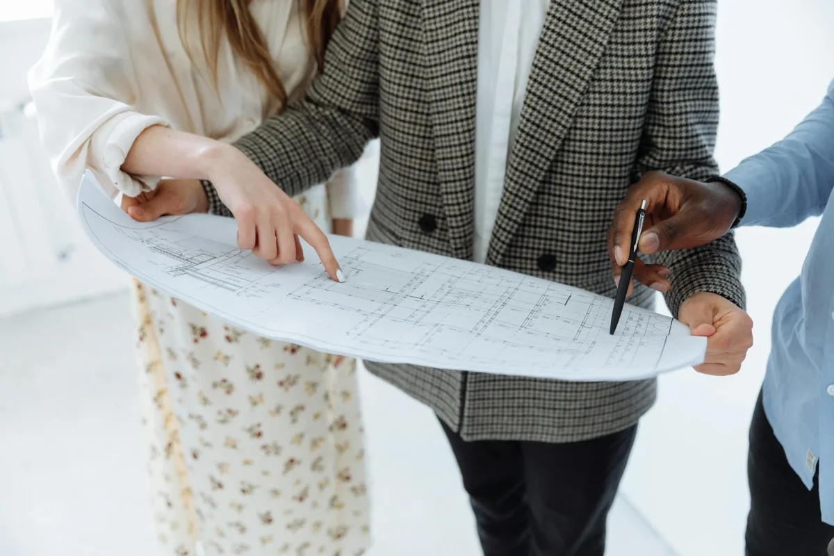 Foto oleh Thirdman di Pexels Business Meeting Construction Budget