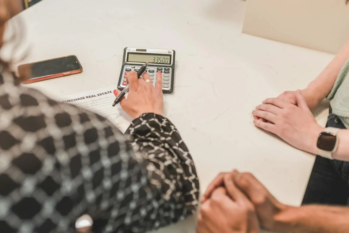 Kontraktor Lapangan Basket Profesional & Spesialis Lantai 2026 8 Business Meeting Contract Calculator