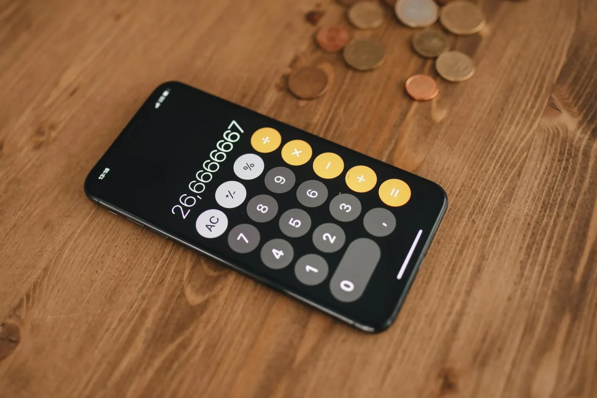 Foto oleh Polina Tankilevitch di Pexels Calculator Money Saving