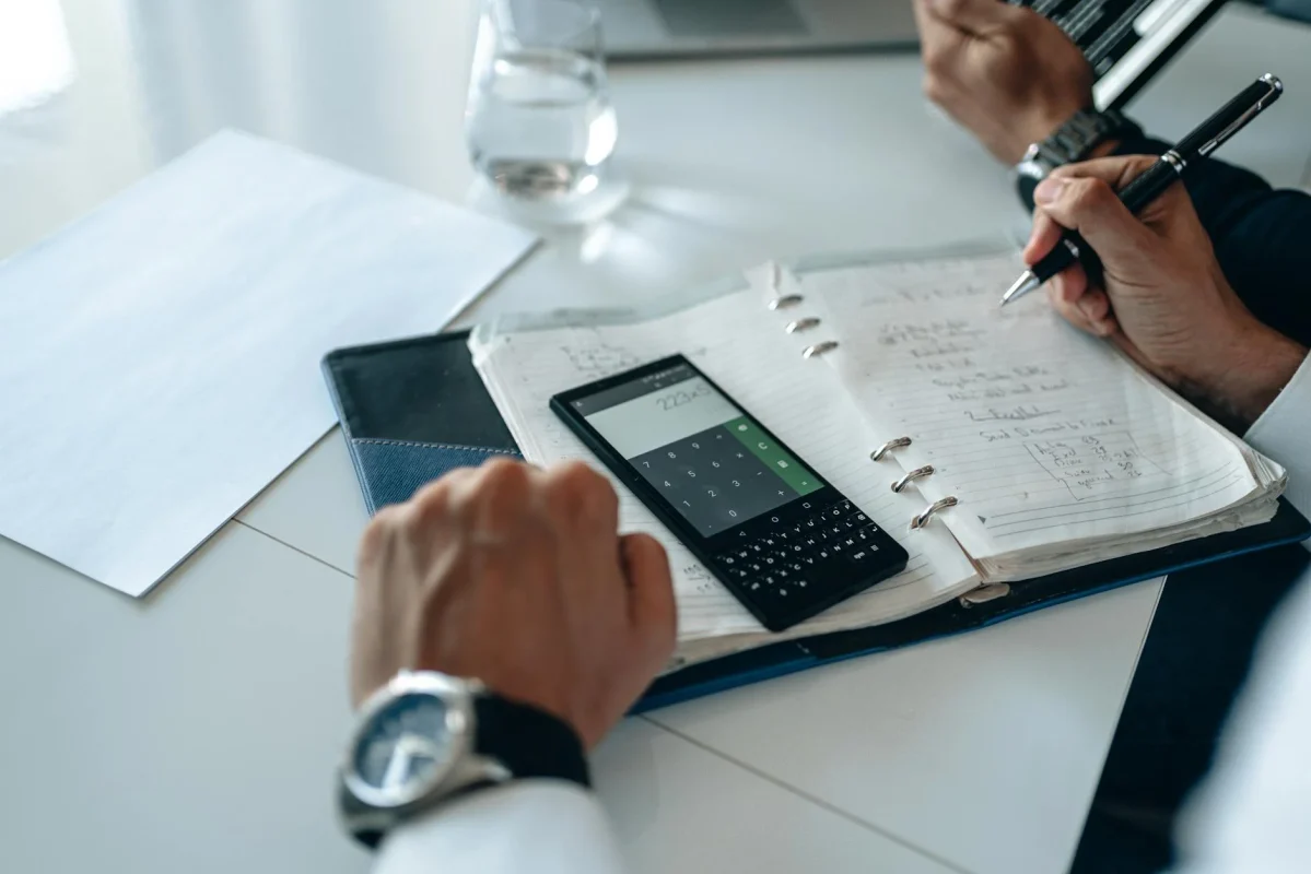 Supplier Lantai Kayu Olahraga Terbaik 2026 - lantaiparket.id 7 Calculator Office Meeting