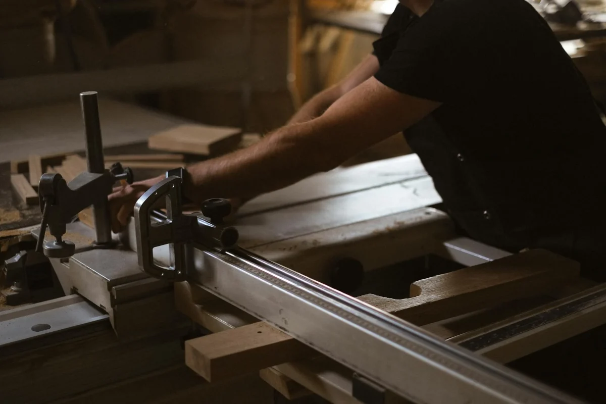 Alat Pasang Lantai Parket Kayu & Jasa Profesional 2026 1 Carpentry Tools Professional Equipment
