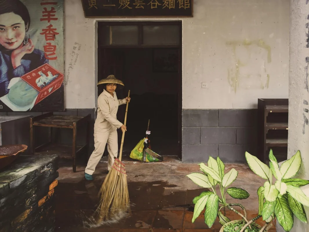 Foto oleh Mehmet Turgut Kirkgoz di Pexels Clean Floor Broom