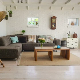 Parket Kayu Terkena Banjir? Solusi & Jasa Pasang 2026 9 Clean Living Room Luxury Floor