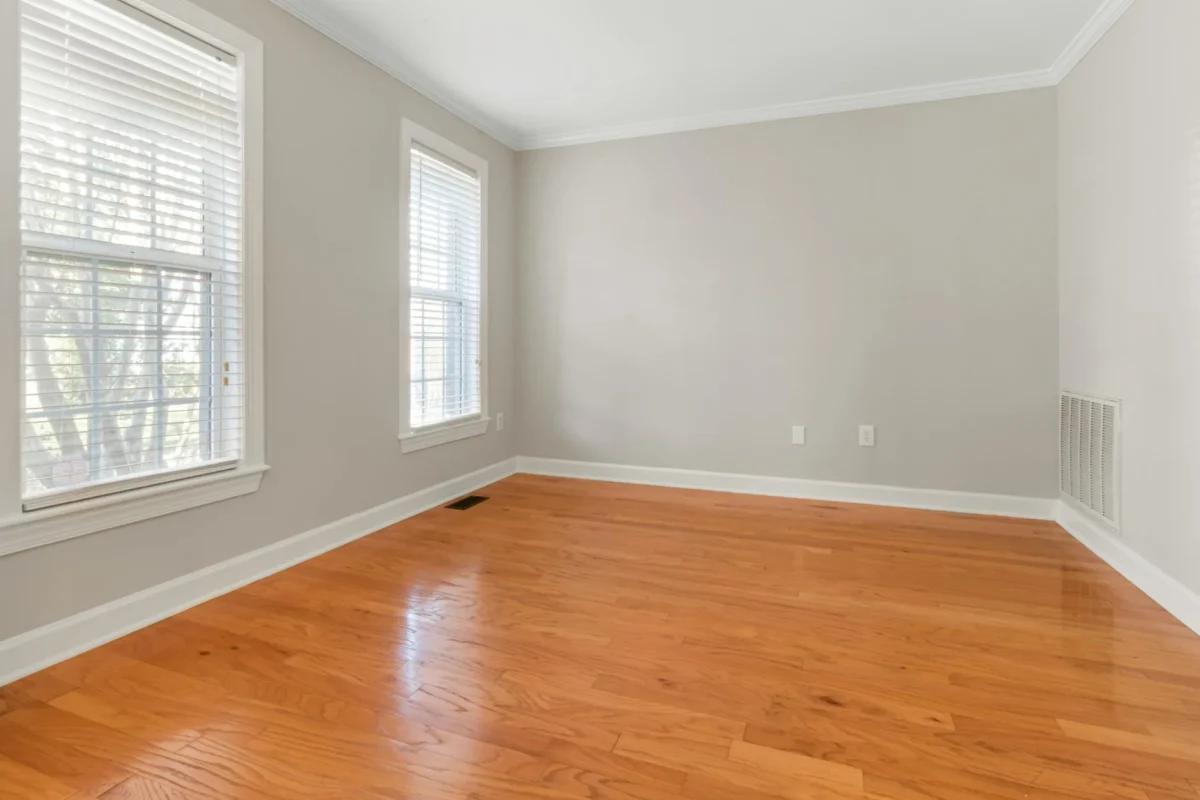 Foto oleh Curtis Adams di Pexels Clean Room Wooden Floor