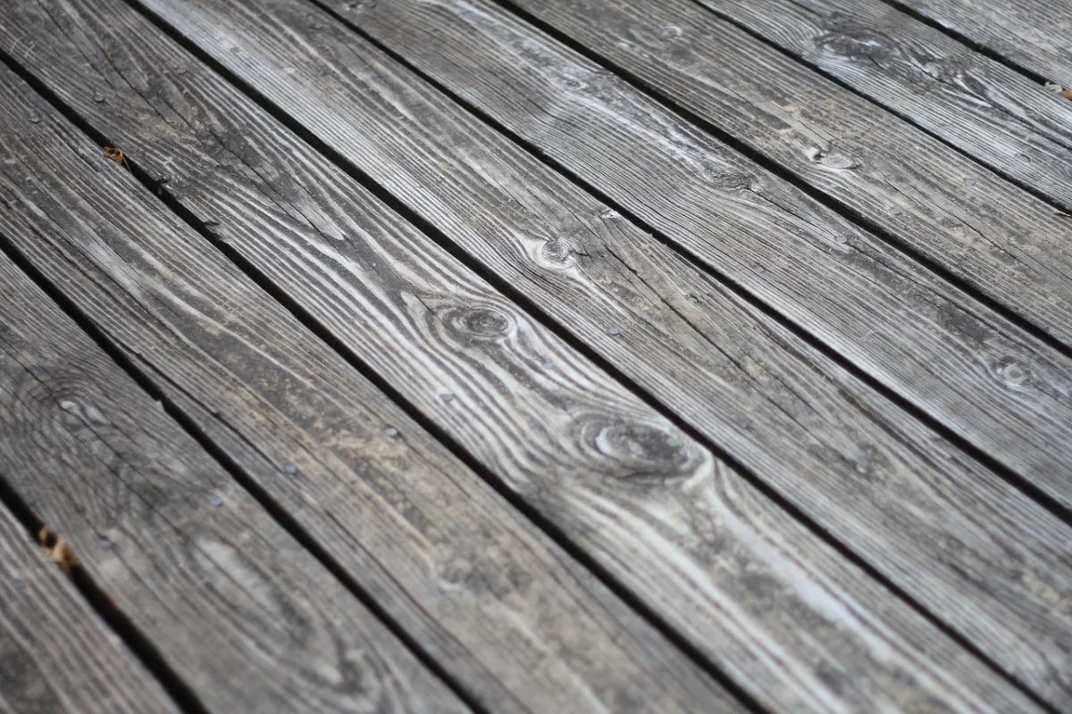 Bisakah Parket Digunakan untuk Outdoor? Cek Solusi Terbaiknya! 7 Cleaning Deck Wood Maintenance Garden Hose