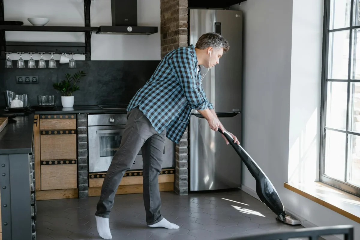 Solusi Lantai Kayu Lembab & Bergelombang 2026 6 Cleaning Floor Dehumidifier Home Maintenance