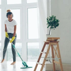 Kelebihan Kayu Merbau untuk Lantai: Mewah & Awet 2026 9 Cleaning Floor Wood Care Mop Floor