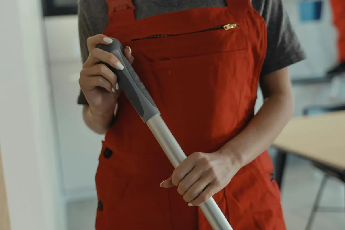 Cleaning Service Worker