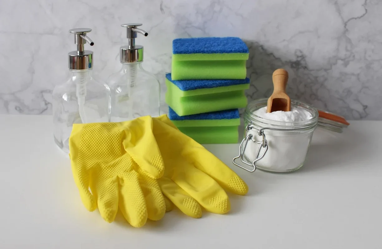 Cara Membersihkan Lantai Parket dari Rayap 2026 2 Cleaning Supplies Floor Inspection