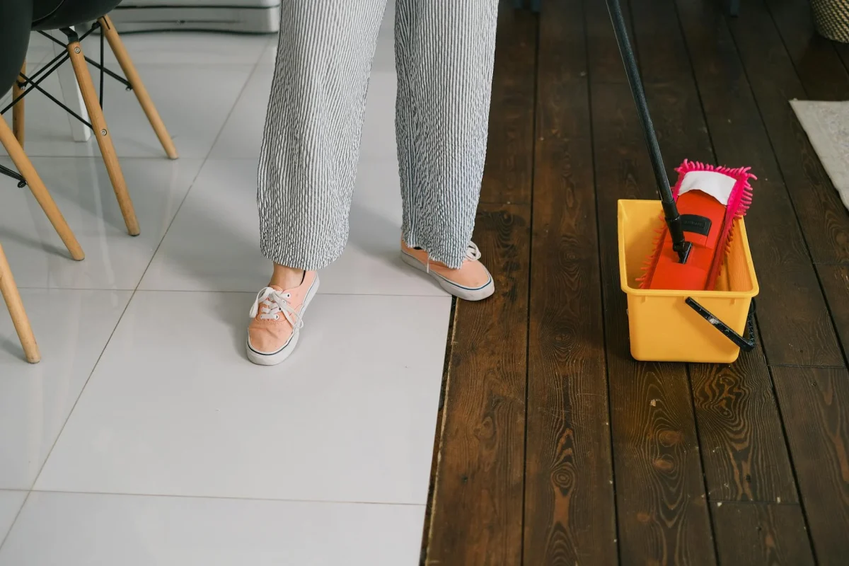 Pilihan Warna Lantai Parket Kayu Minimalis Terbaru 2026 6 Cleaning Wooden Floor Mop And Bucket