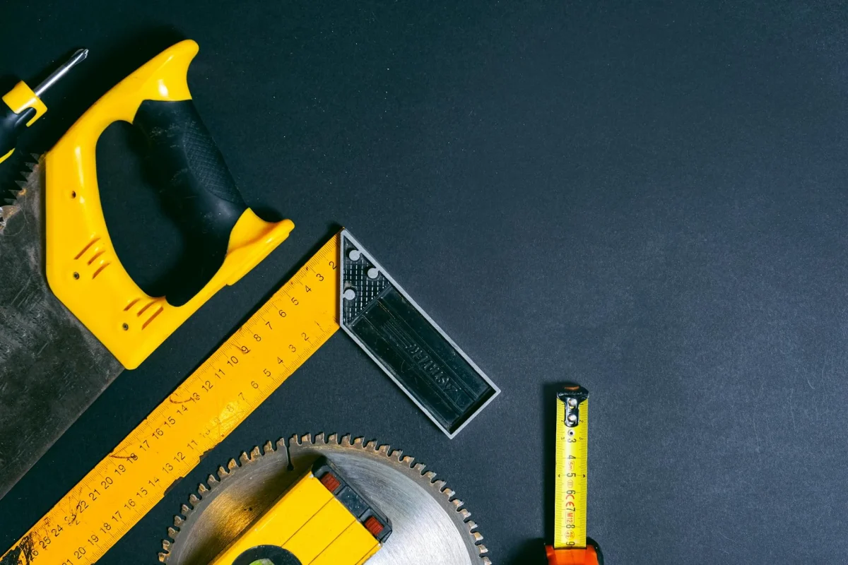 Biaya Pasang Lantai Parket 2026: Panduan & Jasa Ahli 4 Construction Site Measuring Tape Tools