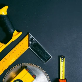 Biaya Pasang Lantai Parket 2026: Panduan & Jasa Ahli 8 Construction Site Measuring Tape Tools