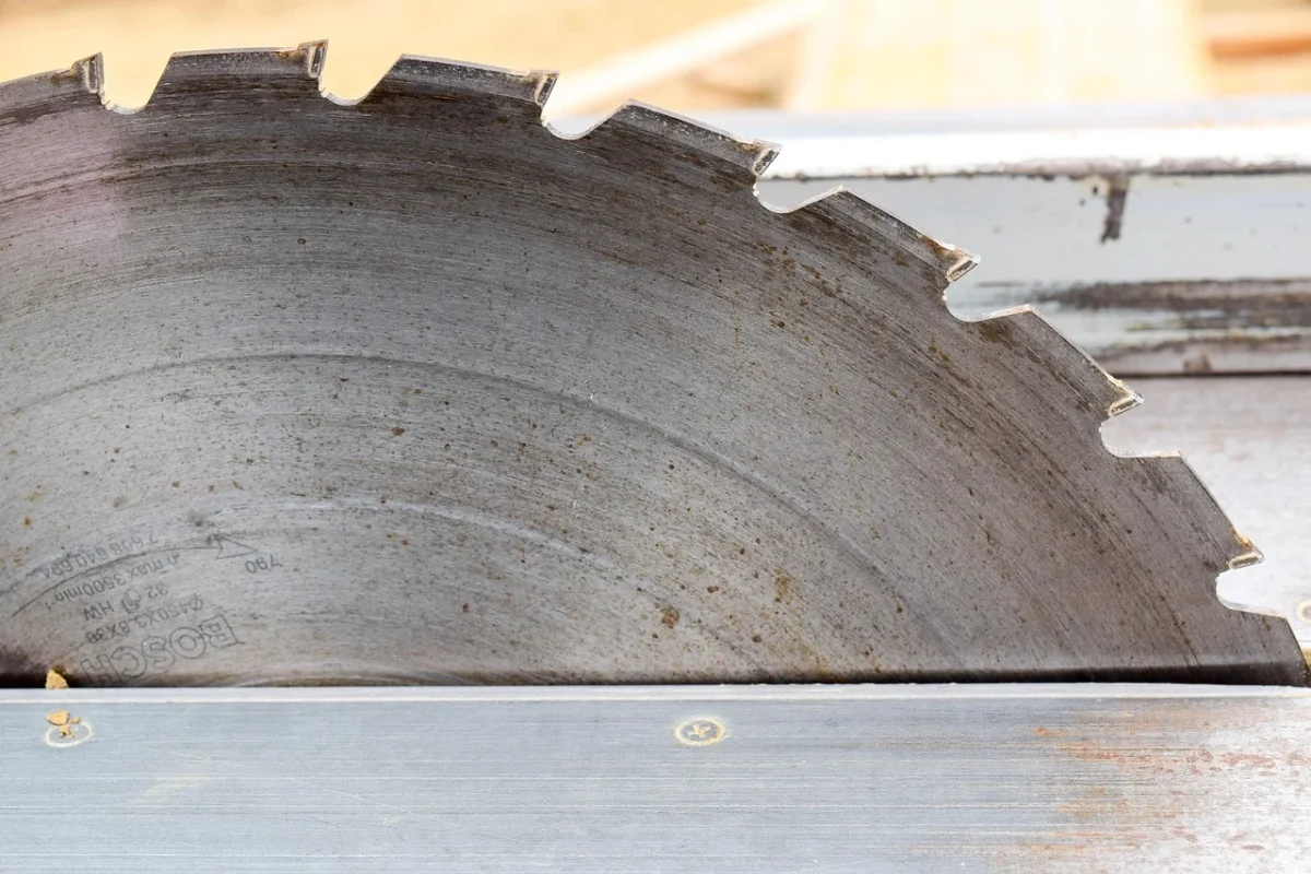 Apakah Parket Lantai Kayu Tahan Rayap? Cek Faktanya di Sini 3 Construction Tools Floor Installation