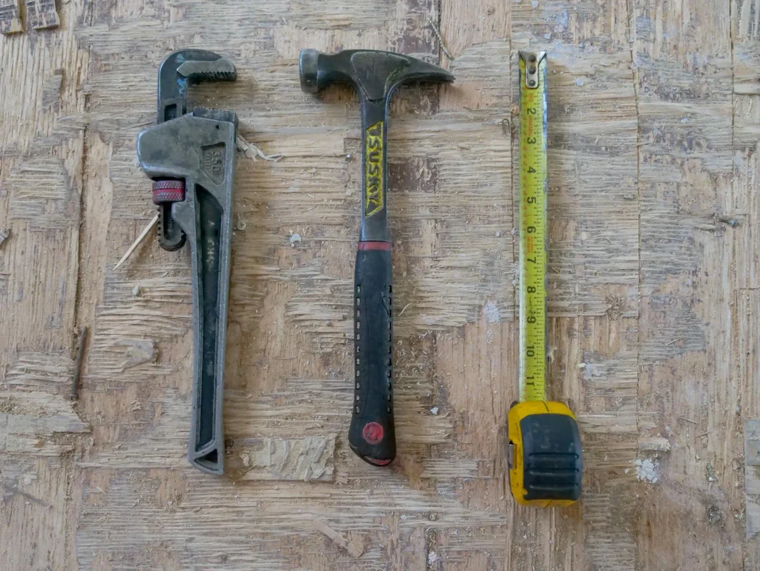 Jasa Pemasangan Lantai Parket Kayu Sistem Klik 2026 5 Construction Tools Floor Repair