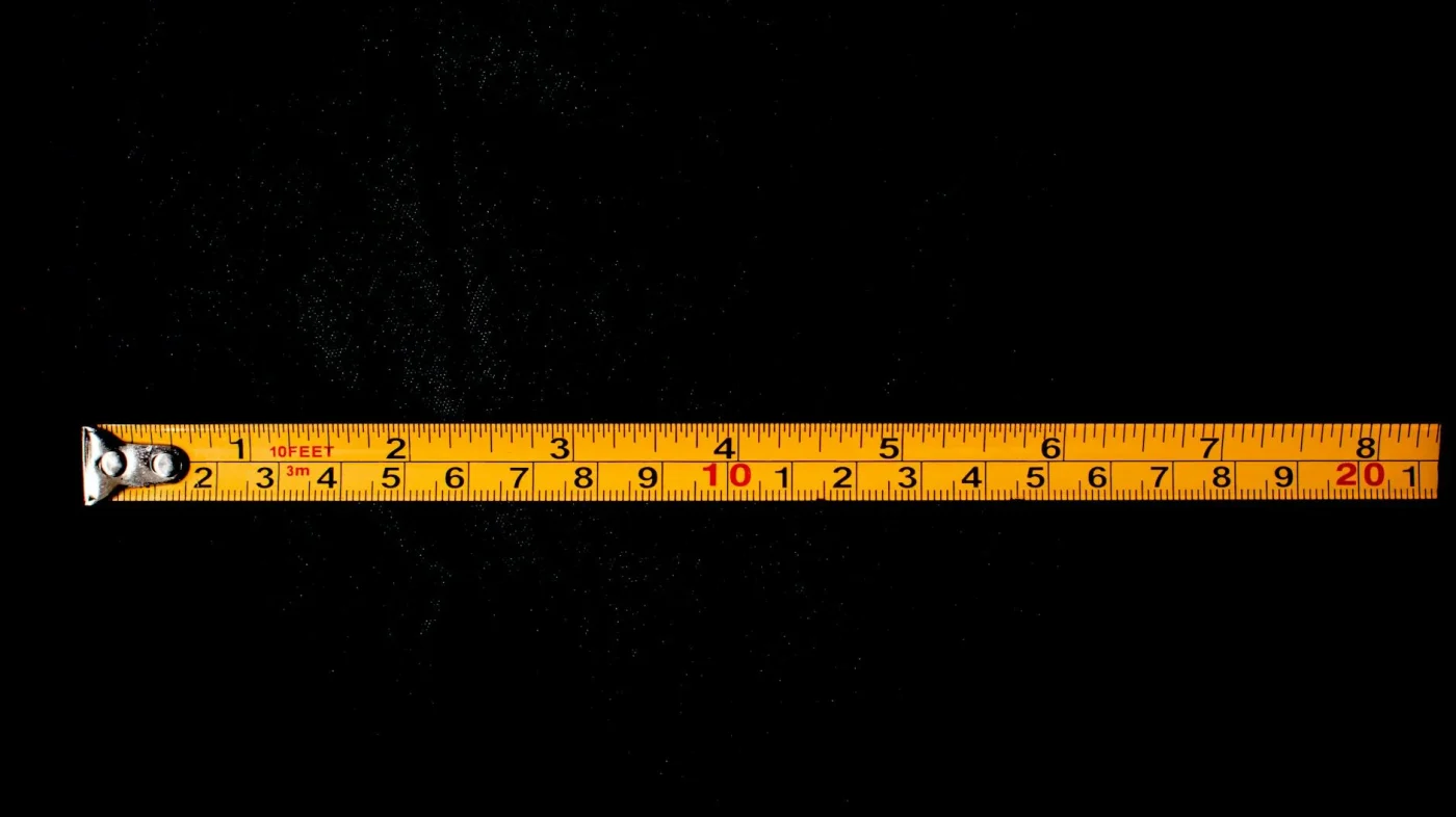 Foto oleh Nothing Ahead di Pexels Construction Tools Measuring Tape