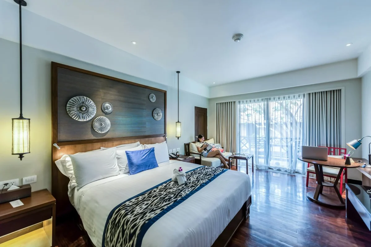 Mengapa Lantai Parket Kayu Populer di Apartemen 2026 2 Cozy Bedroom Hardwood Flooring