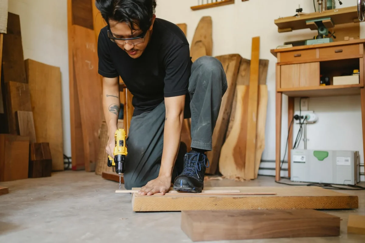 Jasa & Tips Perawatan Rutin Lantai Parket Kayu Outdoor 2026 6 Damaged Wood Floor Repair