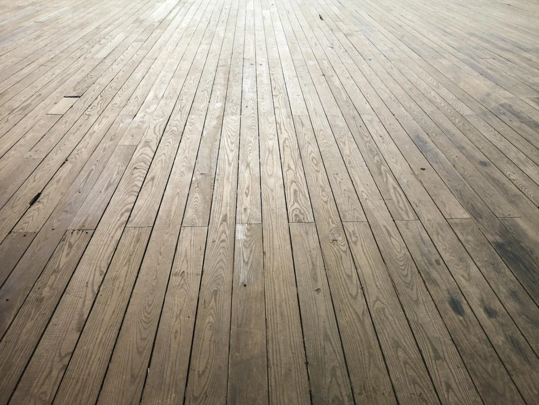 Foto oleh Engin Akyurt di Pexels Damaged Wooden Floor Floor Buckling
