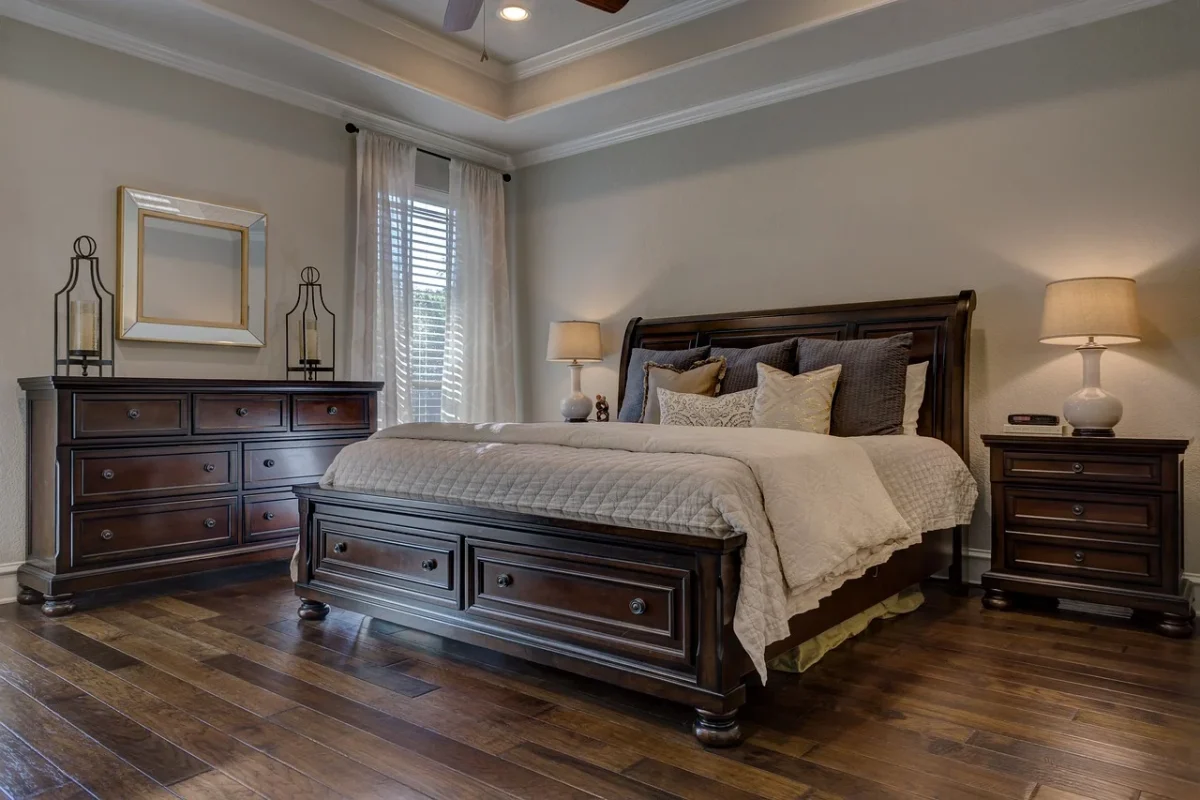 Apa Warna Parket Kayu yang Bagus untuk Kamar Tidur? 2026 4 Dark Wood Floor Luxury Bedroom