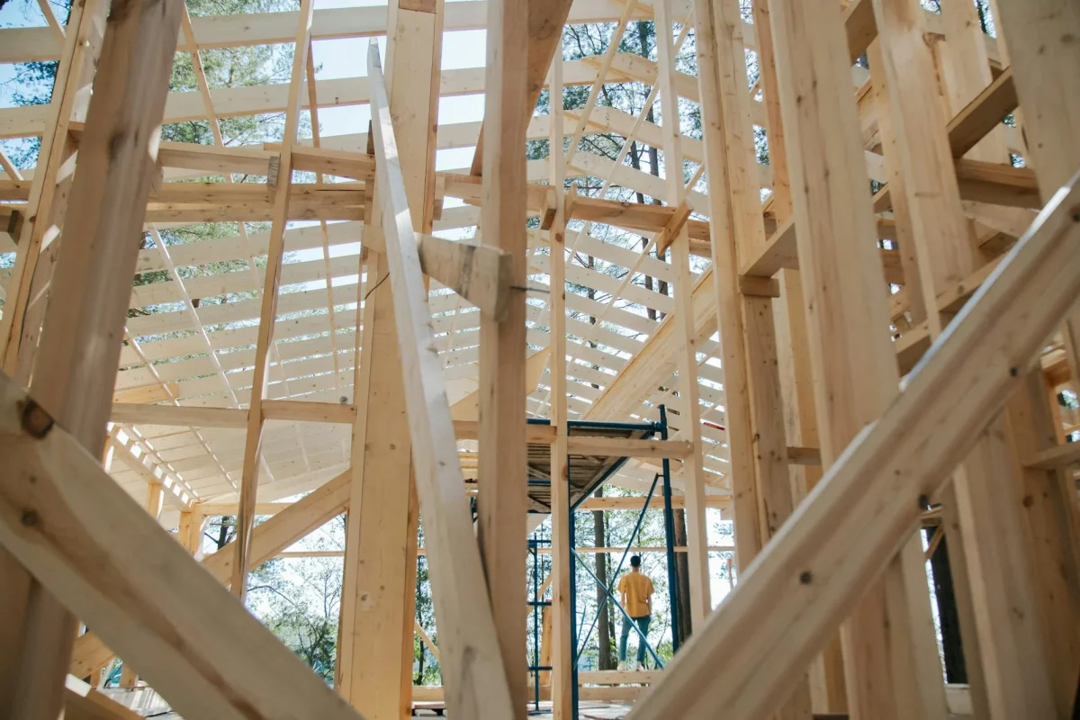 Ketebalan Standar Parket Lantai Kayu Solid - Panduan 2026 2 Durable Wood Home Construction