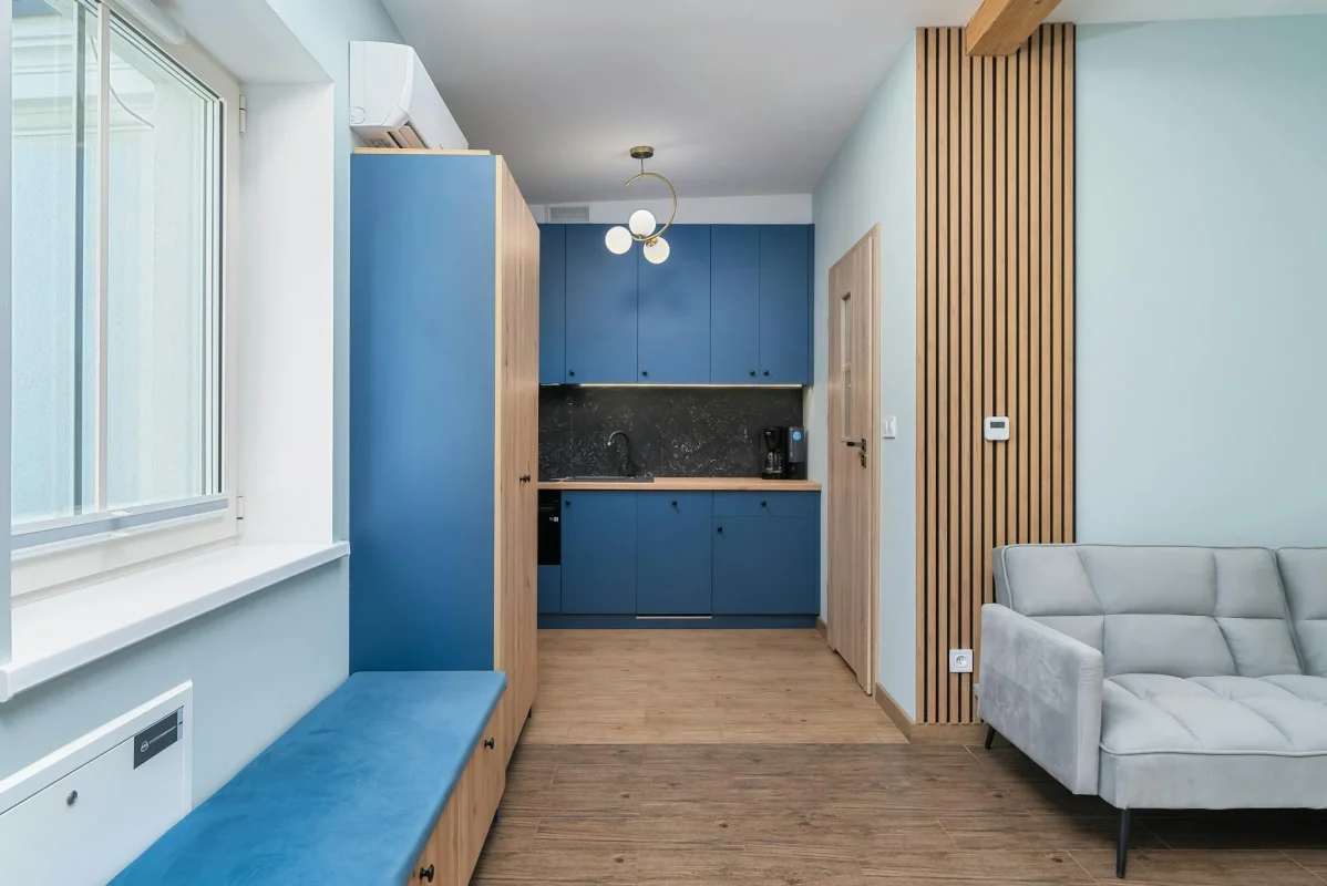 Foto oleh Mateusz Pielech di Pexels Engineered Wood Modern Apartment