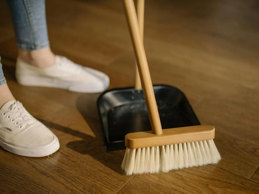 Jasa Pasang Lantai Parket Engineering Profesional 2026 5 Floor Cleaning Home Maintenance