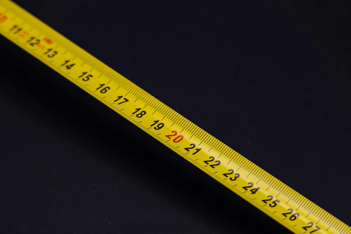 Apa Itu Lantai Parket Kayu Sonokeling? Keunggulan & Jasa Pasang 4 Floor Construction Measuring Tape