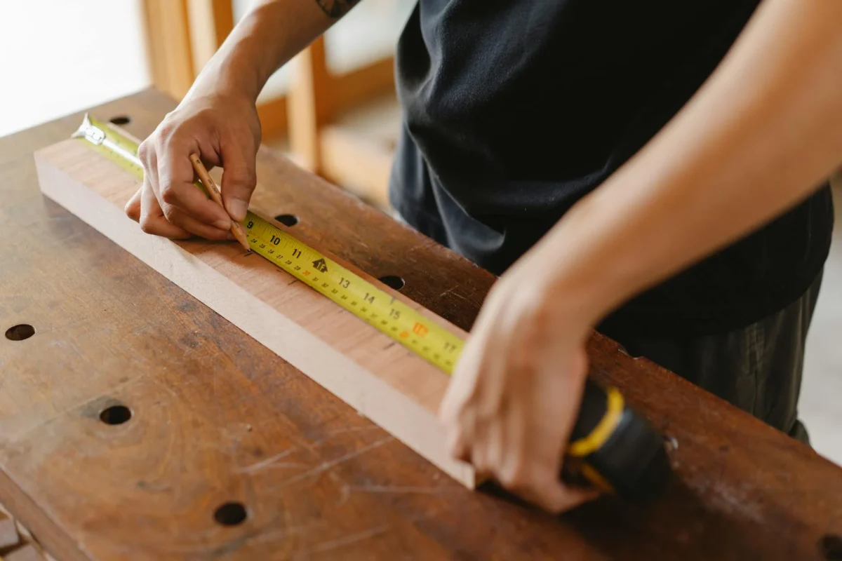 Struktur Lantai Kayu Basket Standar FIBA 2026 5 Floor Construction Process Measuring Tape