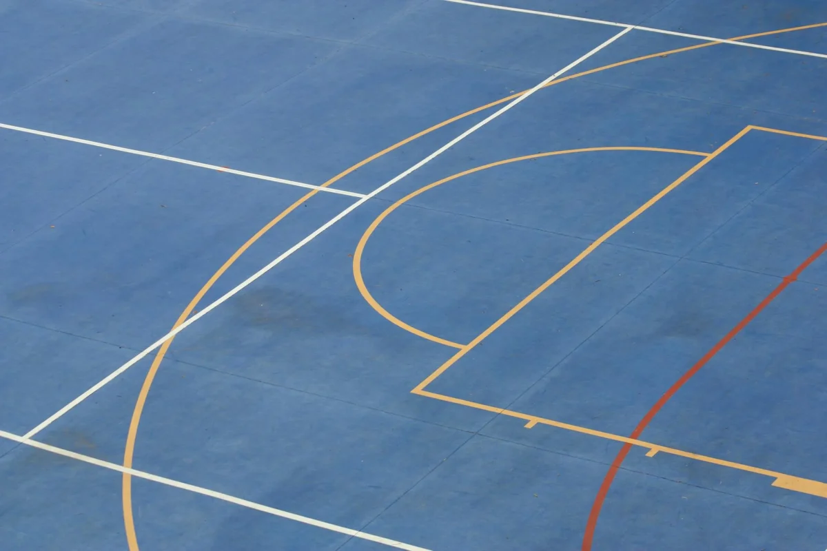 Struktur Lantai Kayu Basket Standar FIBA 2026 7 Floor Finishing Basketball Court Lines