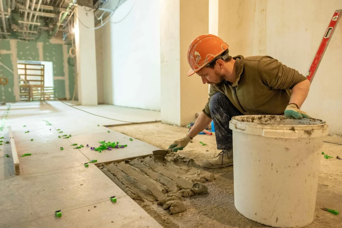 Jual & Jasa Lem Khusus Lantai Parket Terbaik 2026 4 Floor Installation Carpenter Working