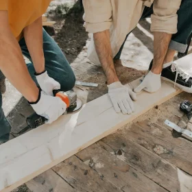 Biaya Pembuatan Lapangan Basket Lantai Kayu 2026 9 Floor Installation Carpenter Working Wood Glue