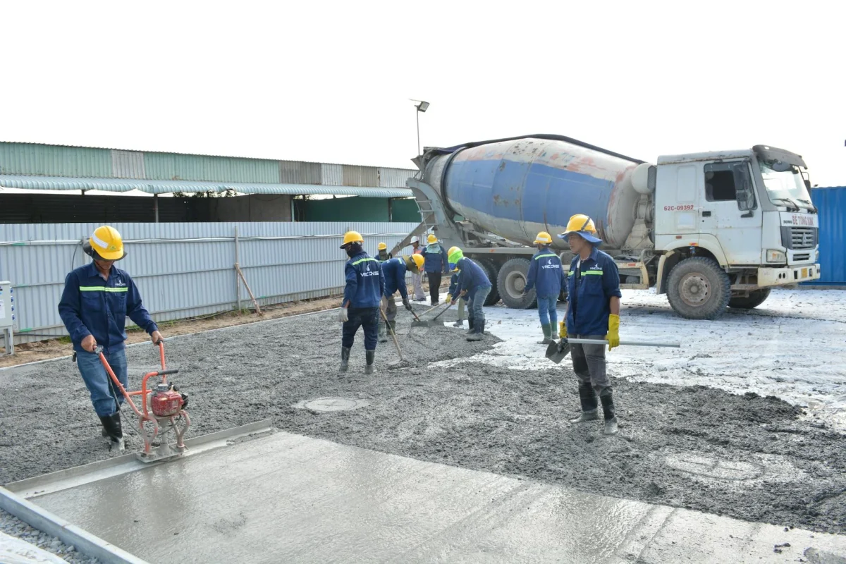 Apa Beda Parket AC3 dan AC4? Panduan Memilih Lantai 2026 6 Floor Leveling Construction Site