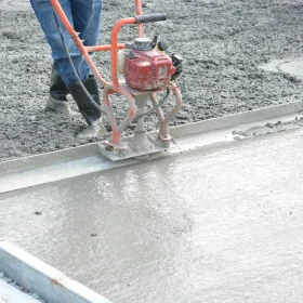 Cara Menghilangkan Goresan di Parket & Solusi Profesional 2026 4 Floor Moisture Meter Construction Site