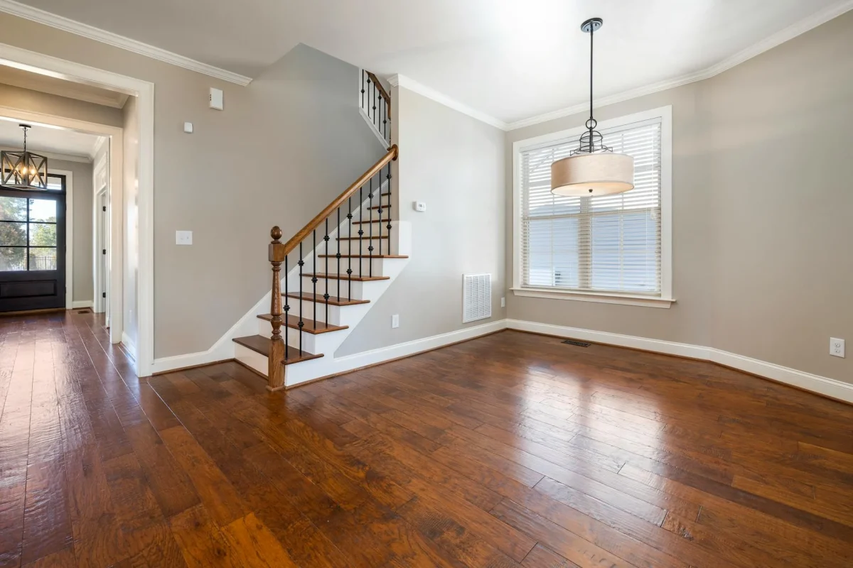 Foto oleh Curtis Adams di Pexels Floor Sanding Polyurethane Finish