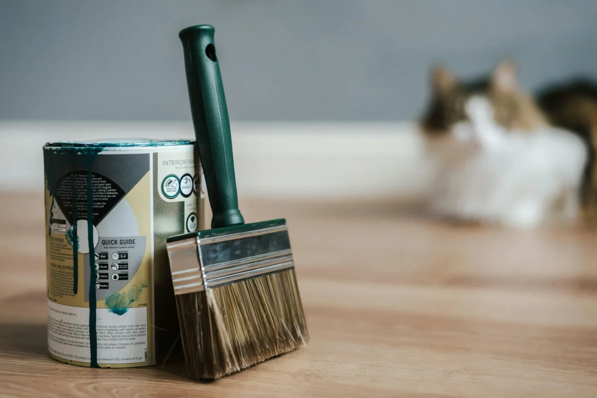 Foto oleh Anete Lusina di Pexels Floor Varnish Painting Tools