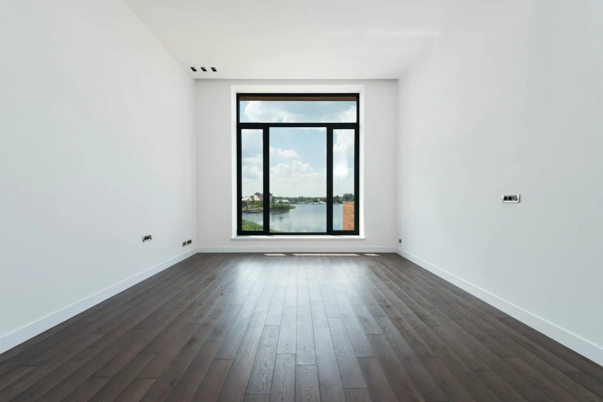 Foto oleh Max Vakhtbovych di Pexels Flooring Samples Laminate Floor