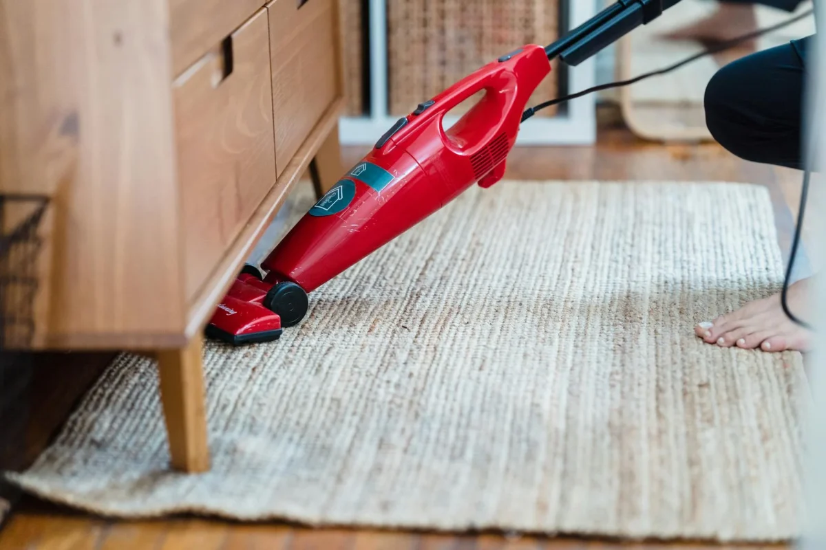 Cara Merawat Lantai Parket Kayu Agar Awet 2026 5 Furniture Pads Rug On Floor